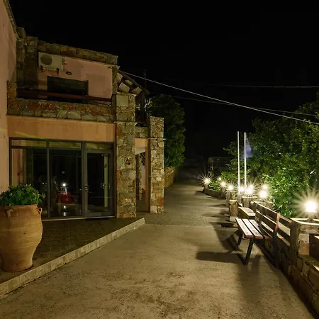 Apartment Makronas *