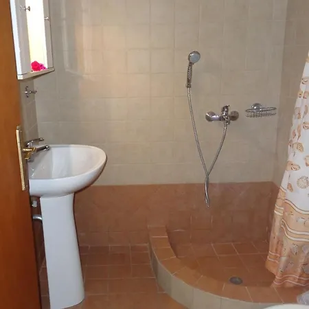 Makronas Apartment *